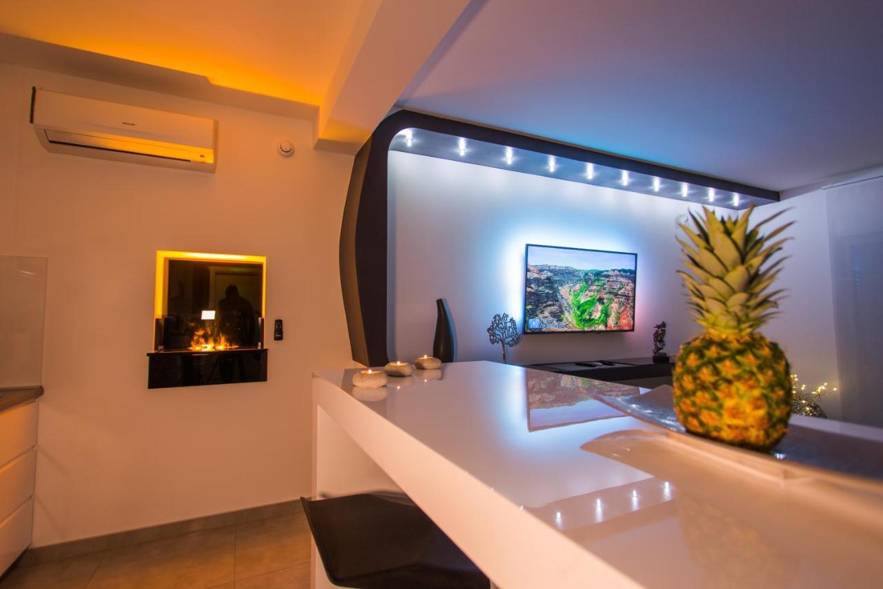Apartment Plaza ----Wallbox 11Kw 16A ----- Private Spa- Jacuzzi, Infrared Sauna, Luxury Massage Chair, Parking, Entry With Pin 0 - 24H, Free Cancellation 24 Hours Before Check In Slavonski Brod Eksteriør billede