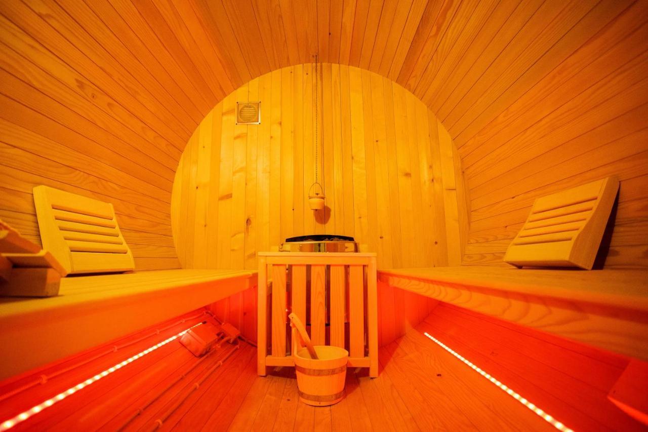 Apartment Plaza ----Wallbox 11Kw 16A ----- Private Spa- Jacuzzi, Infrared Sauna, Luxury Massage Chair, Parking, Entry With Pin 0 - 24H, Free Cancellation 24 Hours Before Check In Slavonski Brod Eksteriør billede